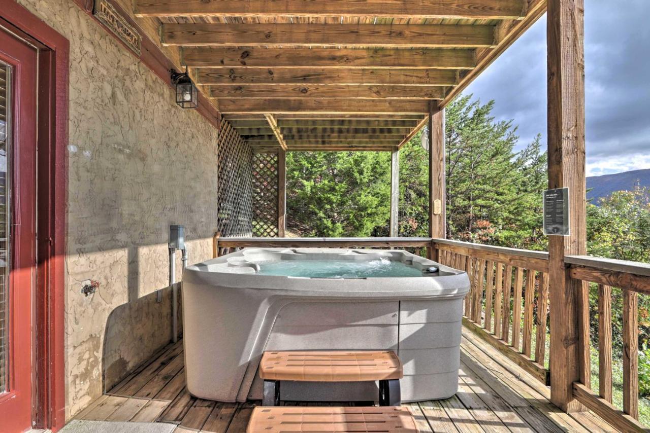 Smoky Mountain Retreat With Hot Tub, Arcade Games Villa Pigeon Forge Exterior photo